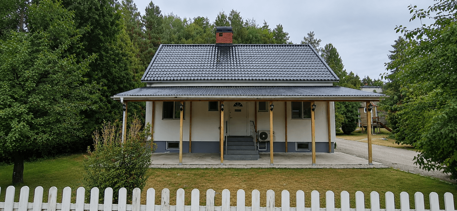 Charmig och rymlig villa med stor tomt – perfekt för familjen i lugnt och naturnära läge
